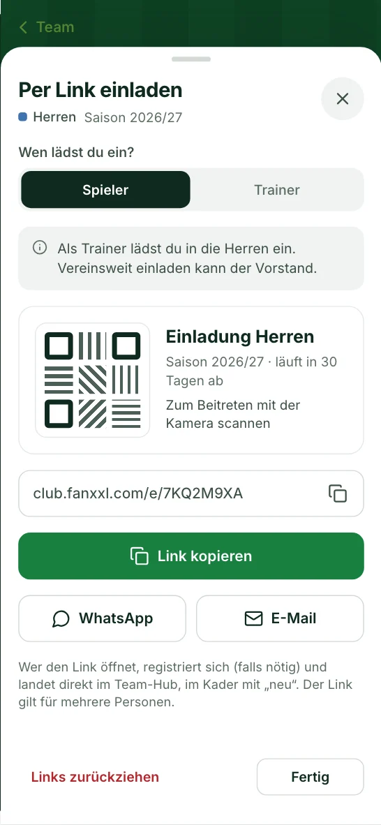 Per Link einladen in der App: Spieler oder Trainer wählen, QR-Code, Link kopieren oder per WhatsApp und E-Mail teilen